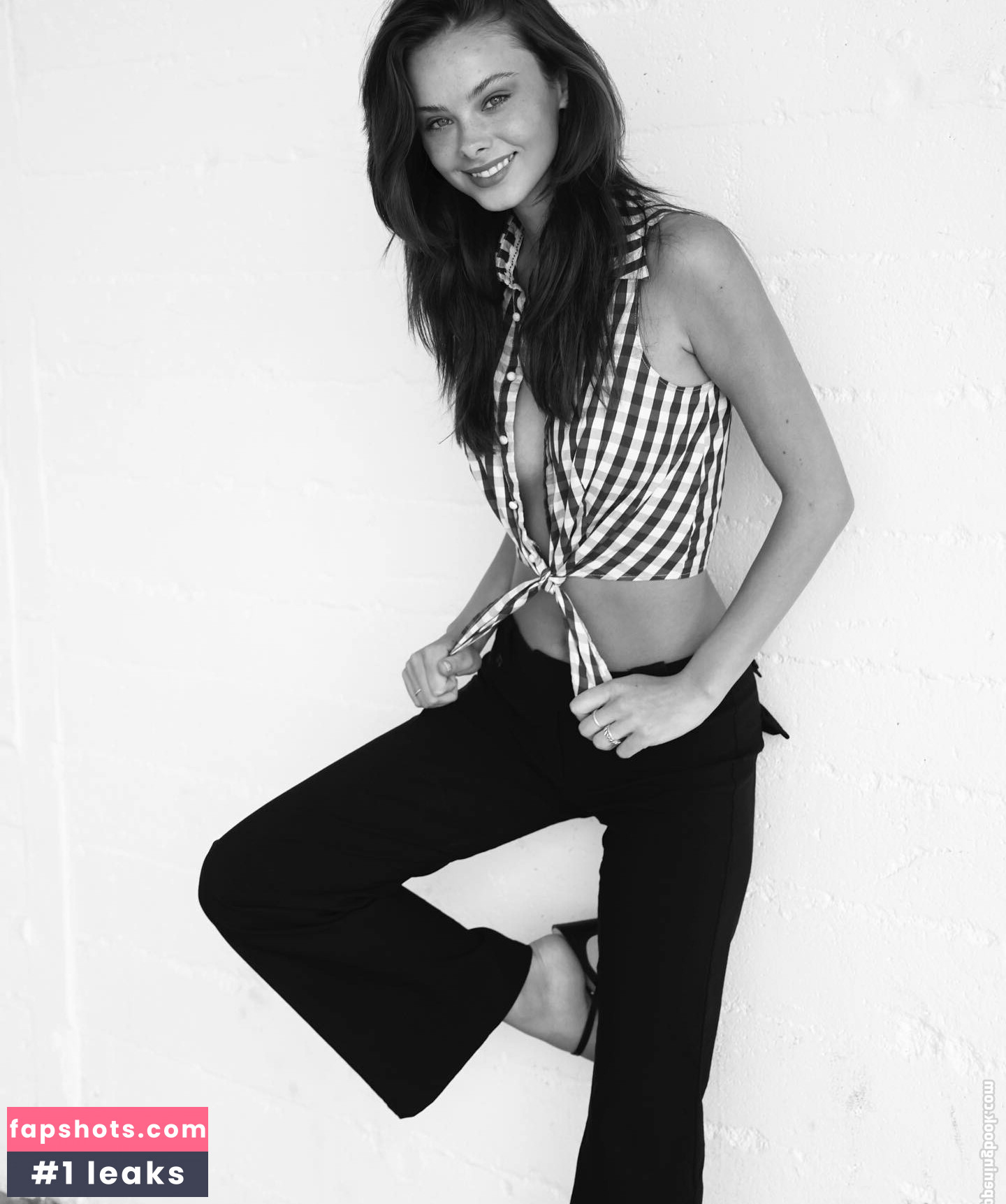 Meika Woollard gallery photo #43