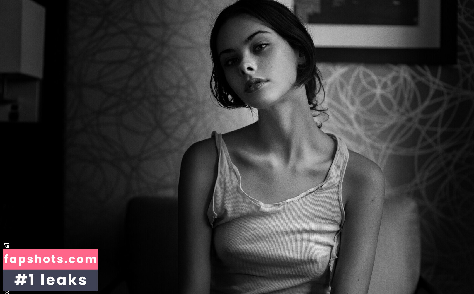 Meika Woollard gallery photo #44