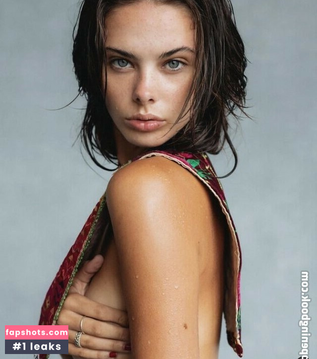 Meika Woollard gallery photo #45