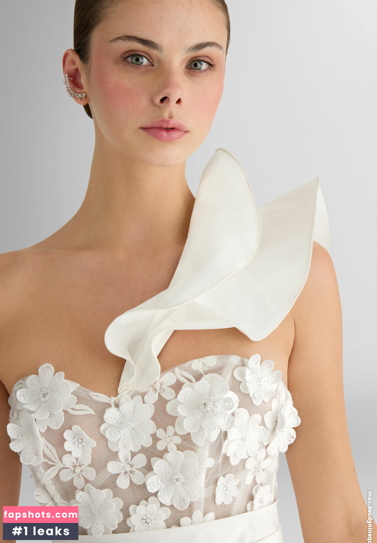 Meika Woollard gallery photo #6