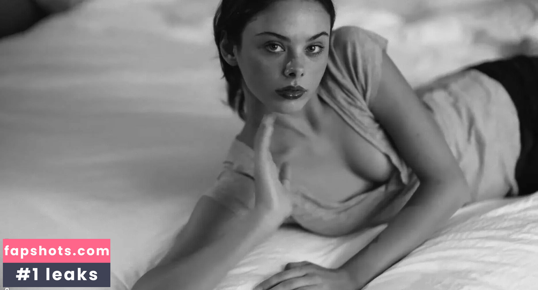 Meika Woollard gallery photo #52