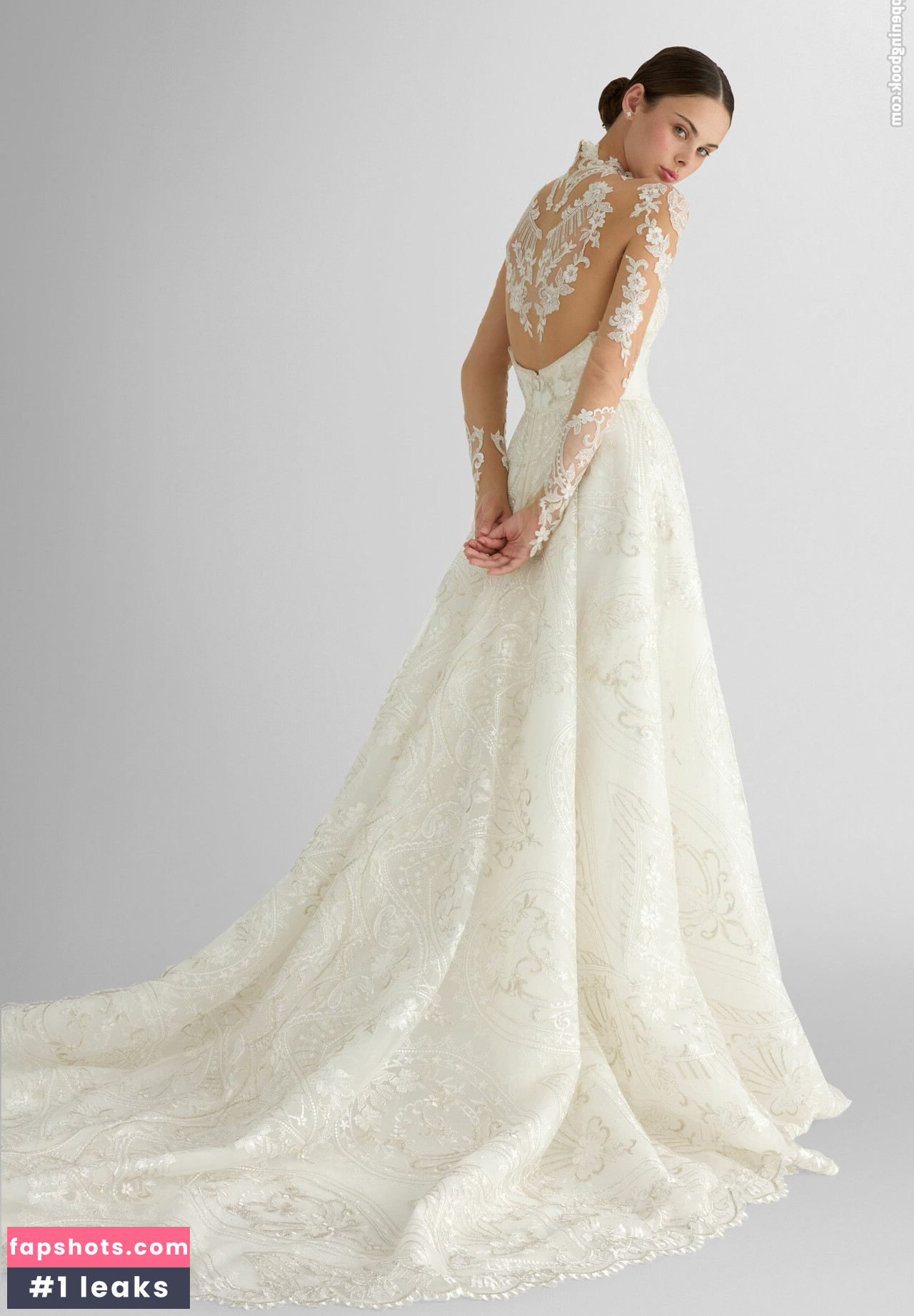 Meika Woollard gallery photo #8