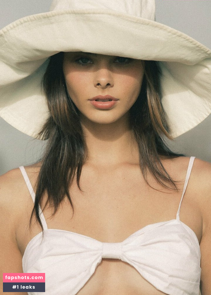 Meika Woollard gallery photo #78