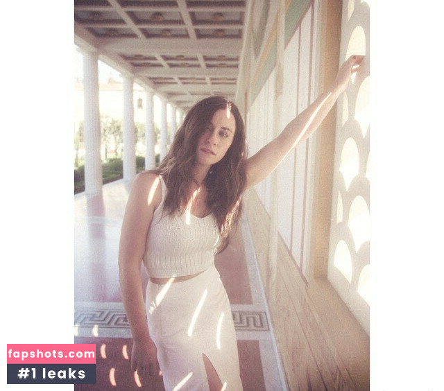 Mekenna Melvin gallery photo #3