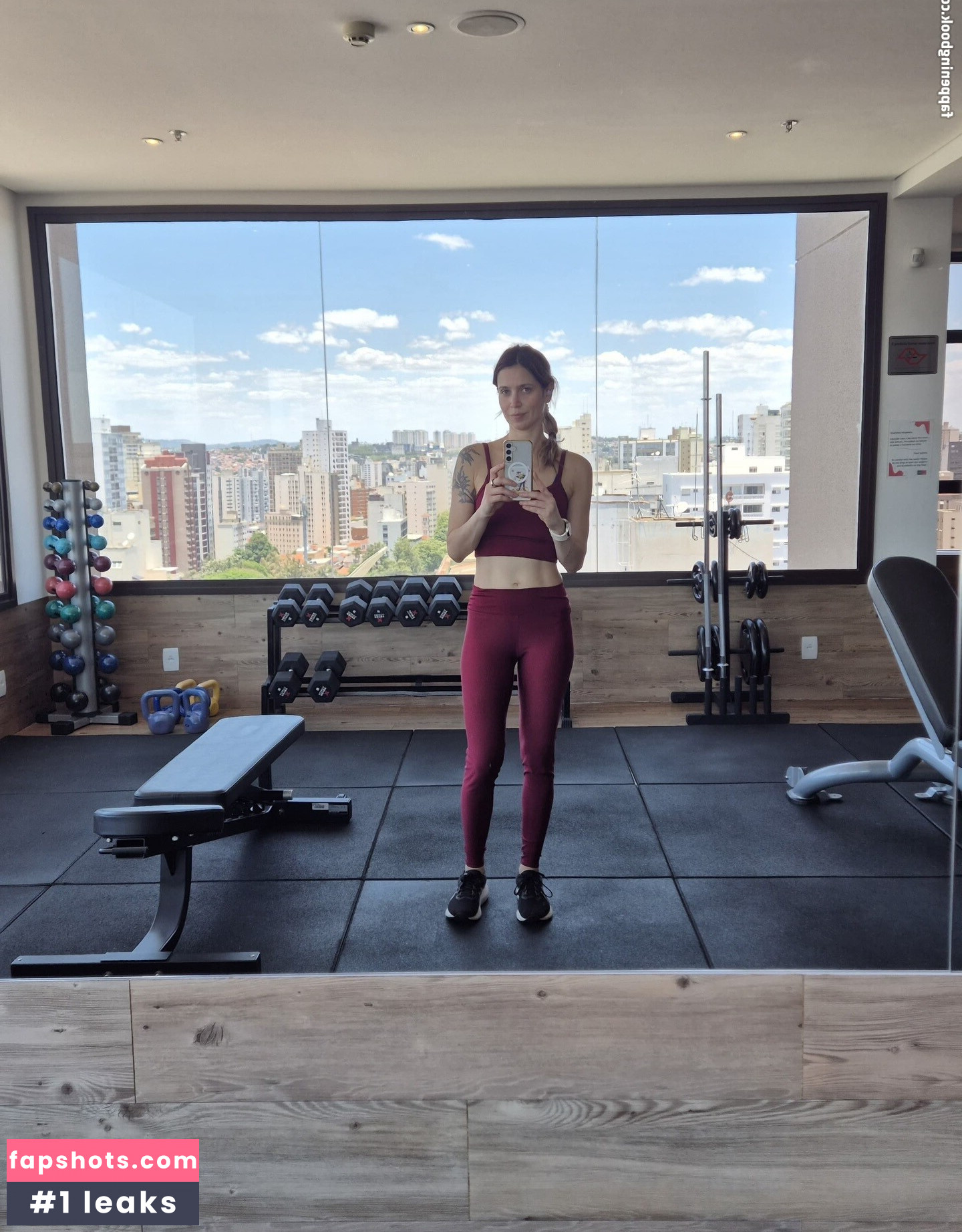 Mel Lisboa gallery photo #2