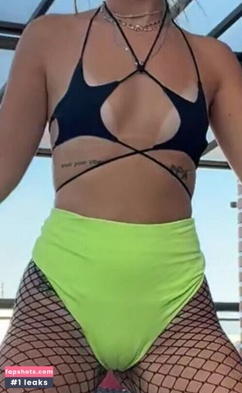 Mel Maia gallery photo #162