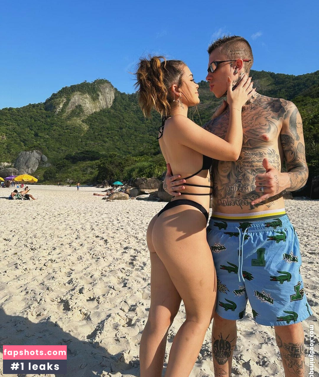 Mel Maia gallery photo #181