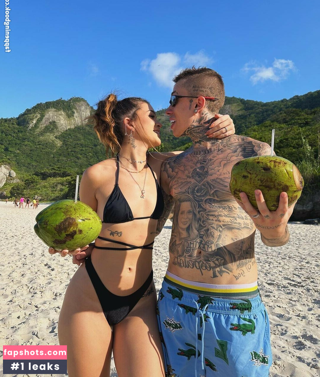 Mel Maia gallery photo #190