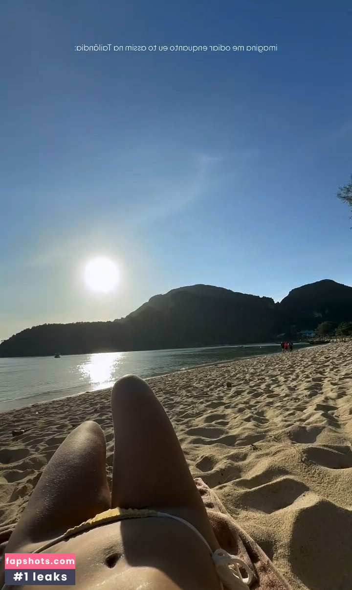 Mel Maia gallery photo #25