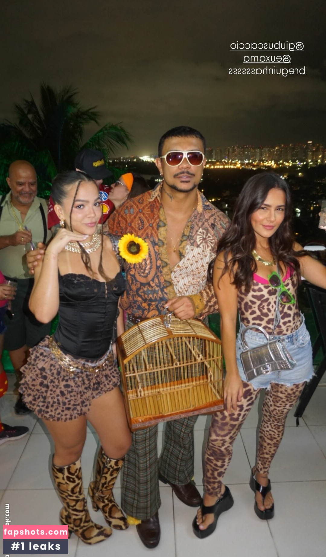 Mel Maia gallery photo #4