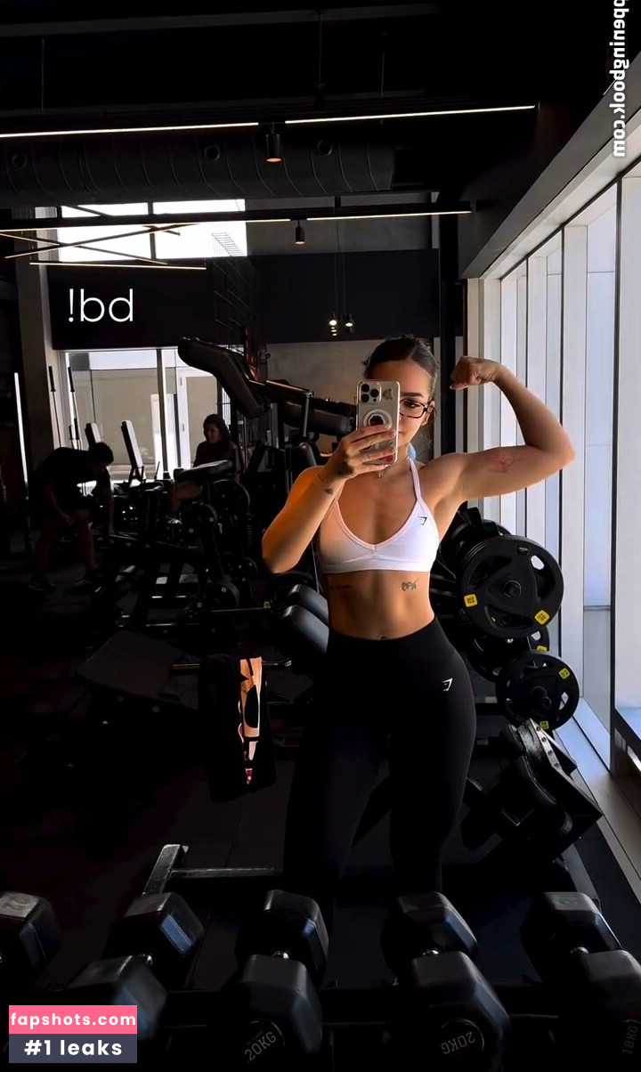 Mel Maia gallery photo #32