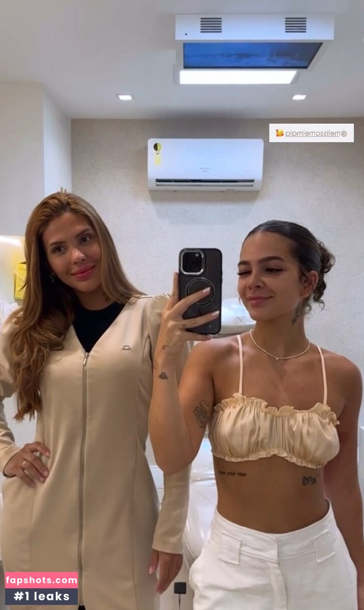 Mel Maia gallery photo #36