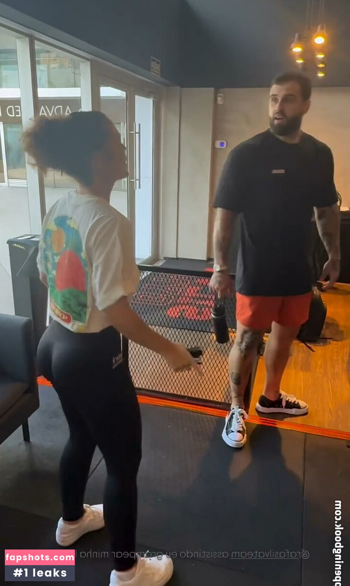 Mel Maia gallery photo #46