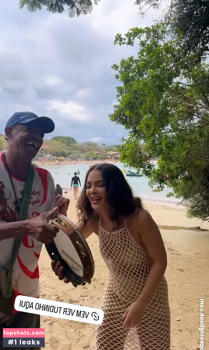 Mel Maia gallery photo #7