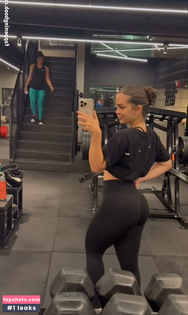 Mel Maia gallery photo #68