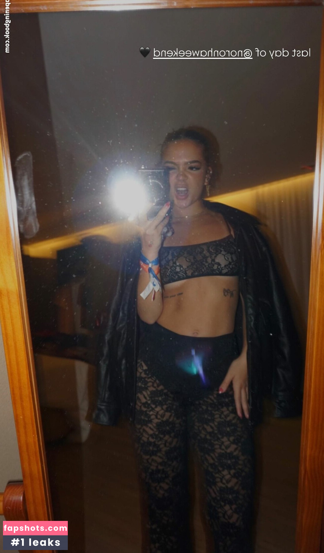 Mel Maia gallery photo #81