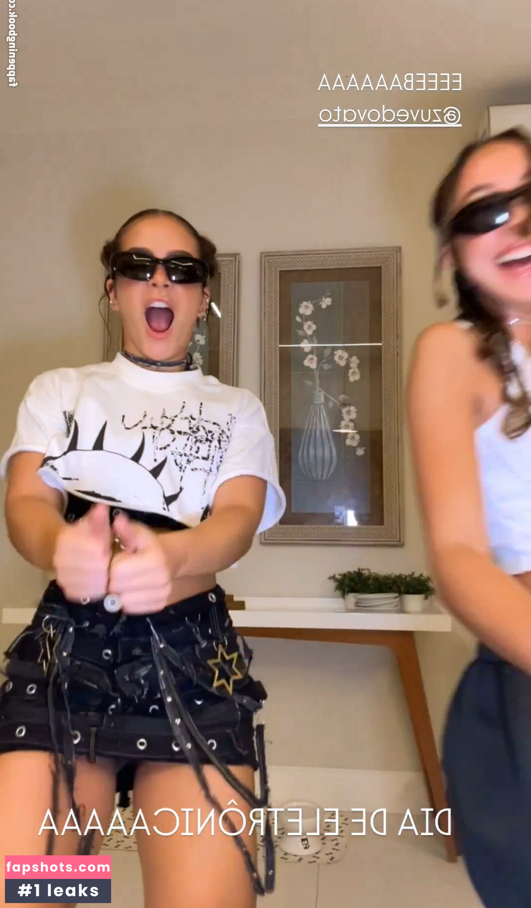 Mel Maia gallery photo #86