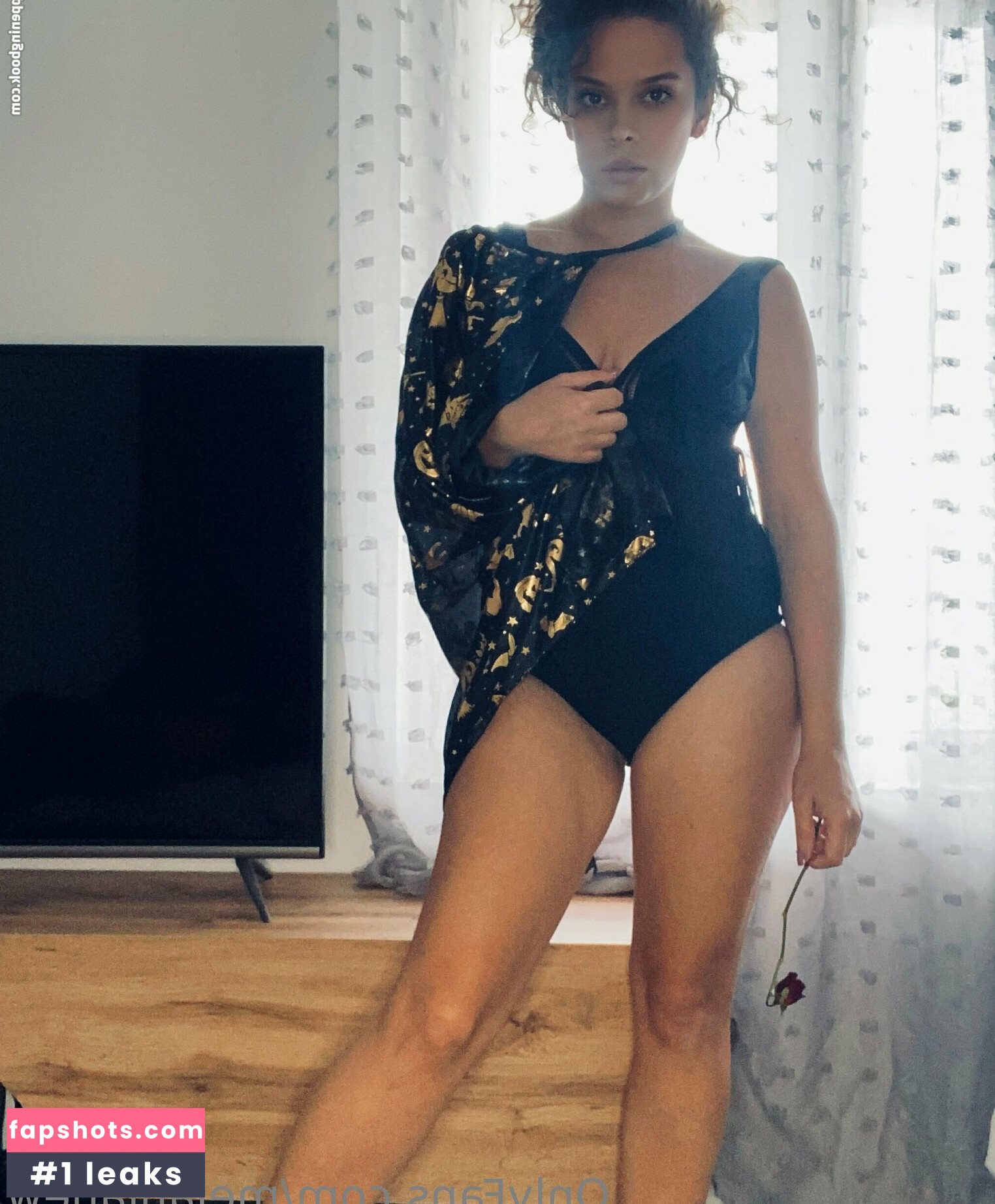 melanianew gallery photo #24