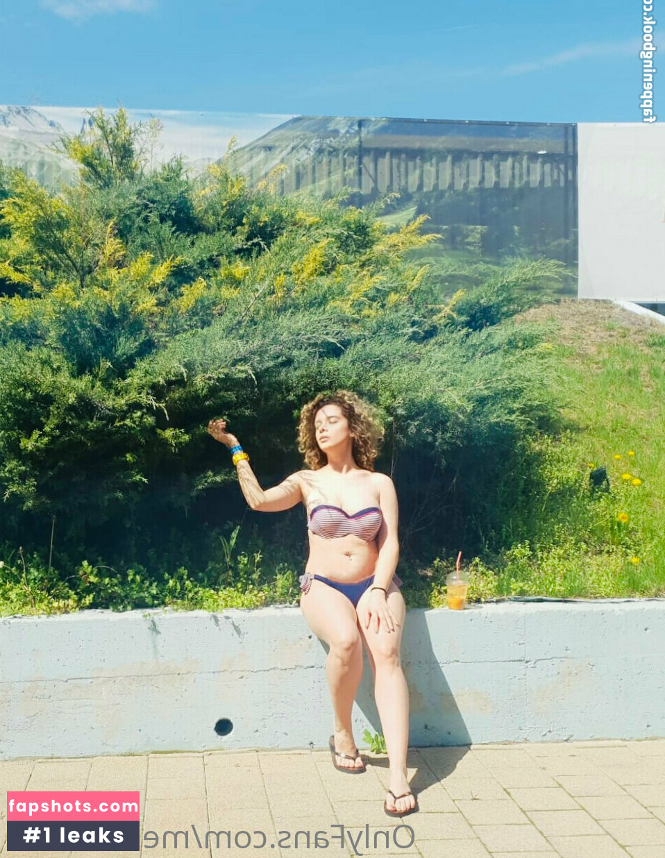 melanianew gallery photo #61