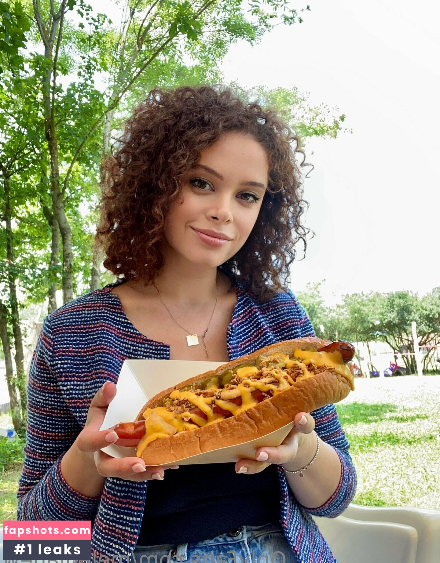 melanianew gallery photo #9