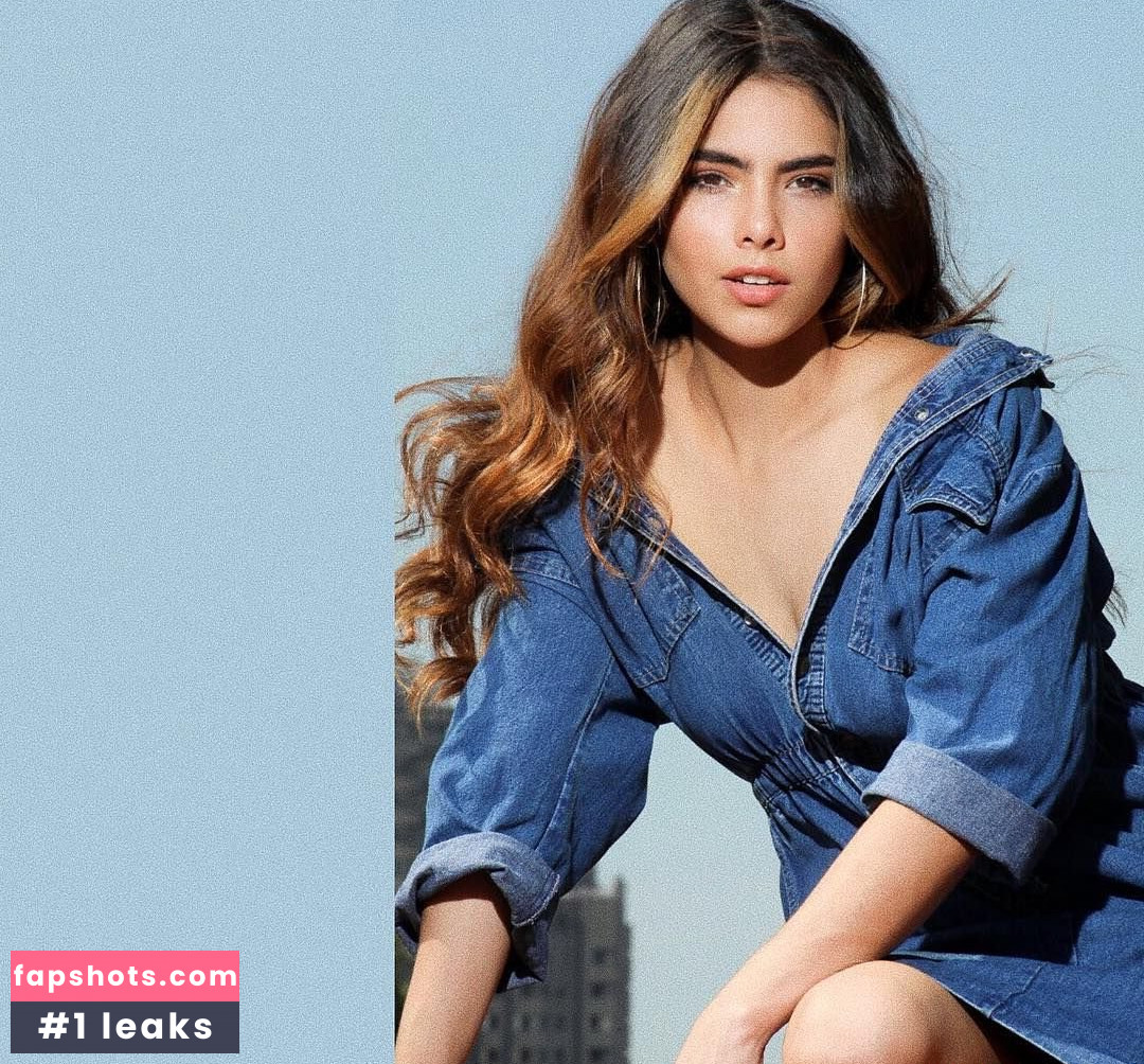 Melanie Bello Vallejos gallery photo #16