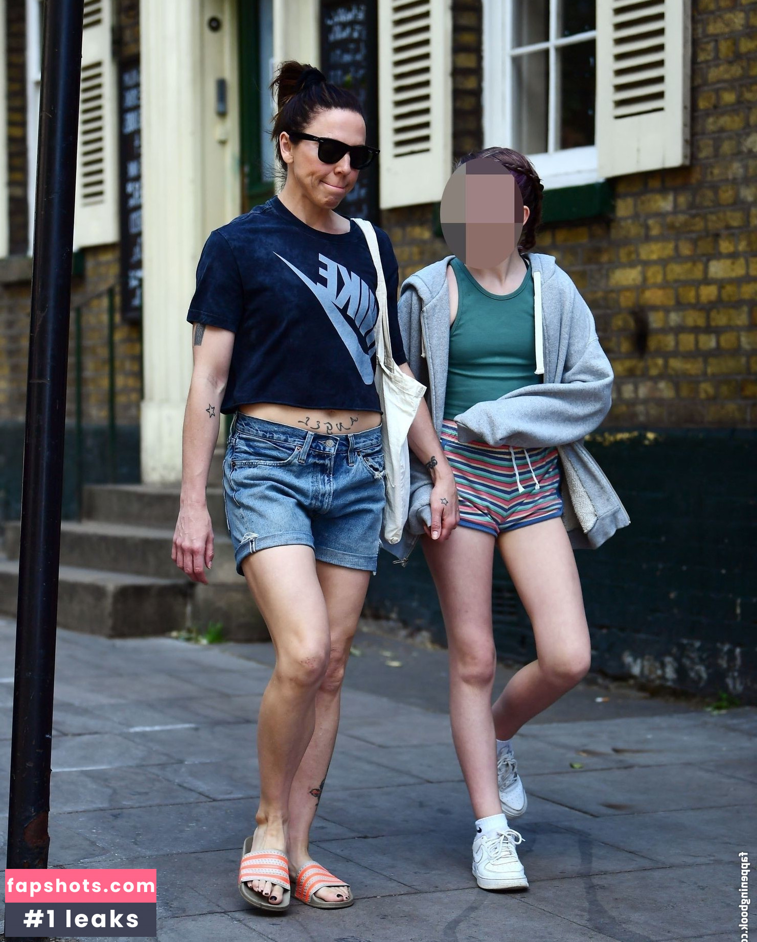 Melanie Chisholm gallery photo #52