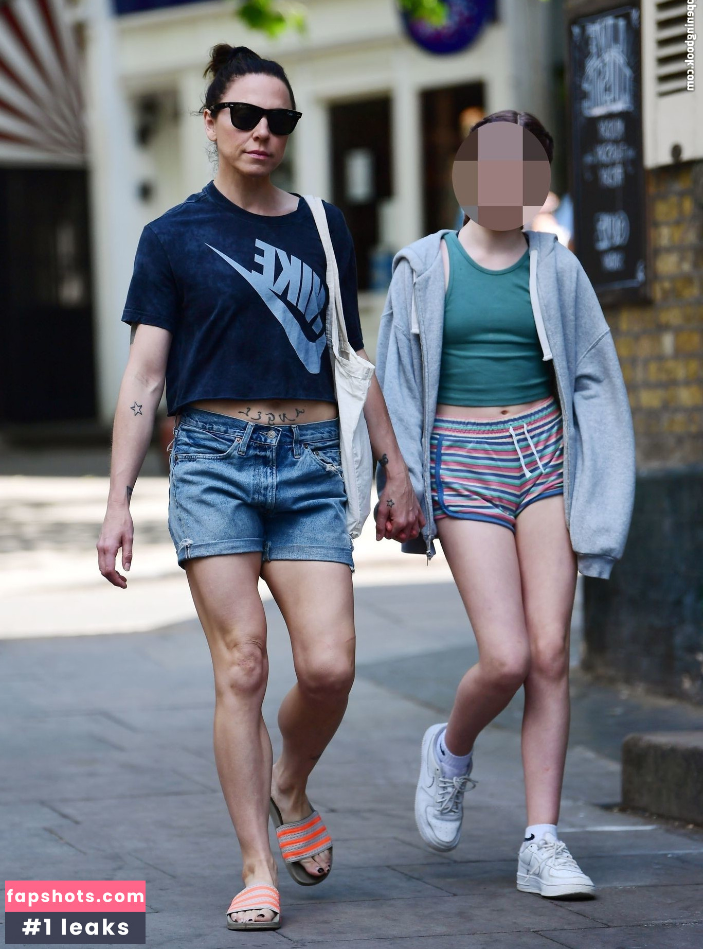 Melanie Chisholm gallery photo #55