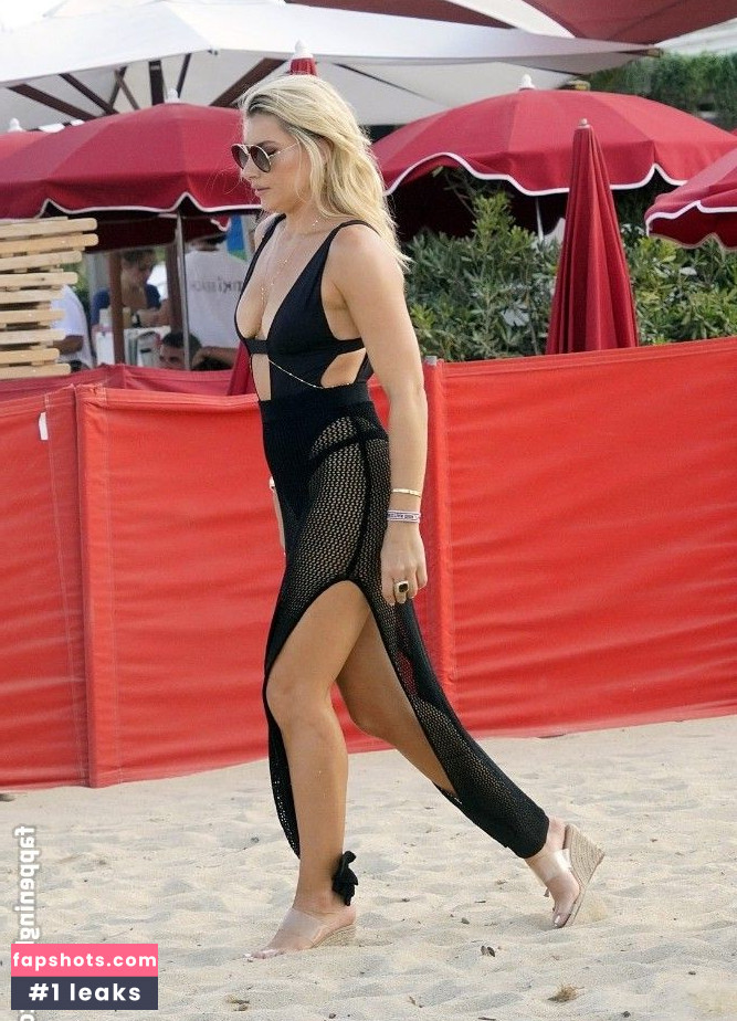 Melanie Collins gallery photo #2