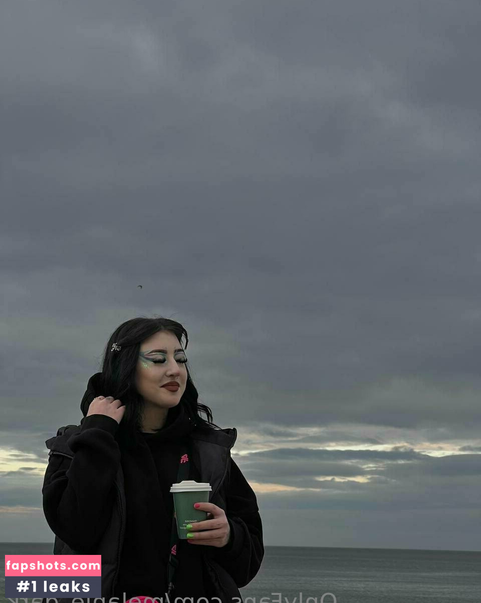 melanie_dark gallery photo #28