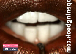 Melanie Hicks gallery photo #20