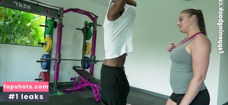 Melanie Hicks gallery photo #33