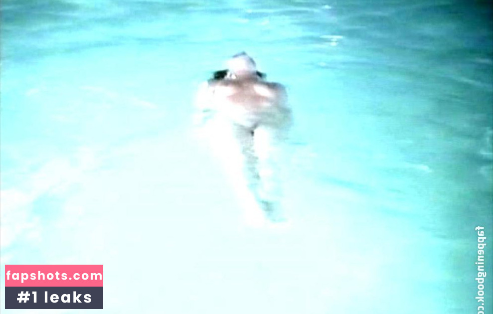 Melanie Kinnaman gallery photo #2