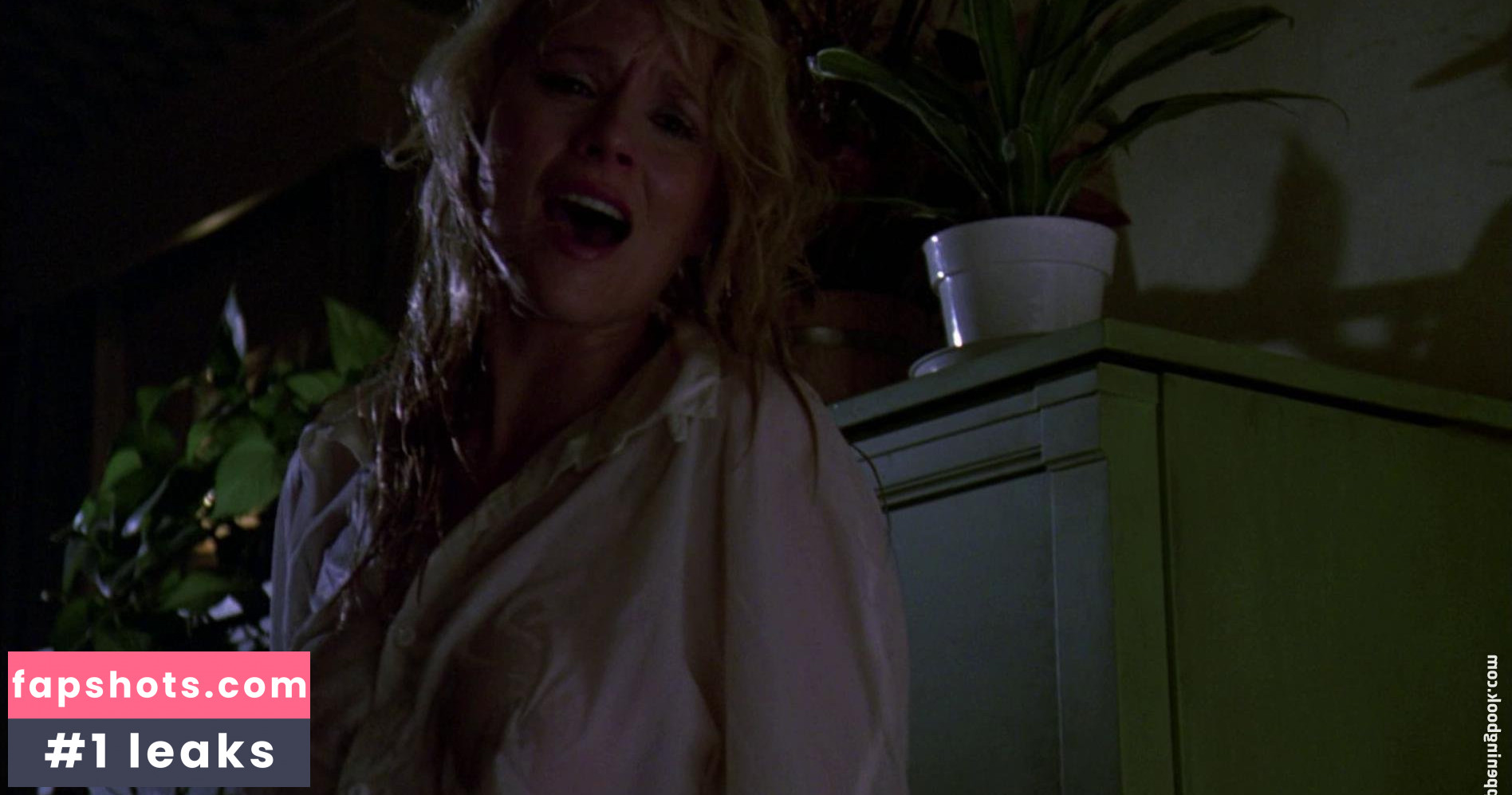 Melanie Kinnaman nude babe gallery