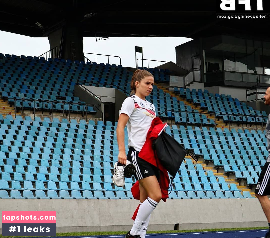 Melanie Leupolz gallery photo #3