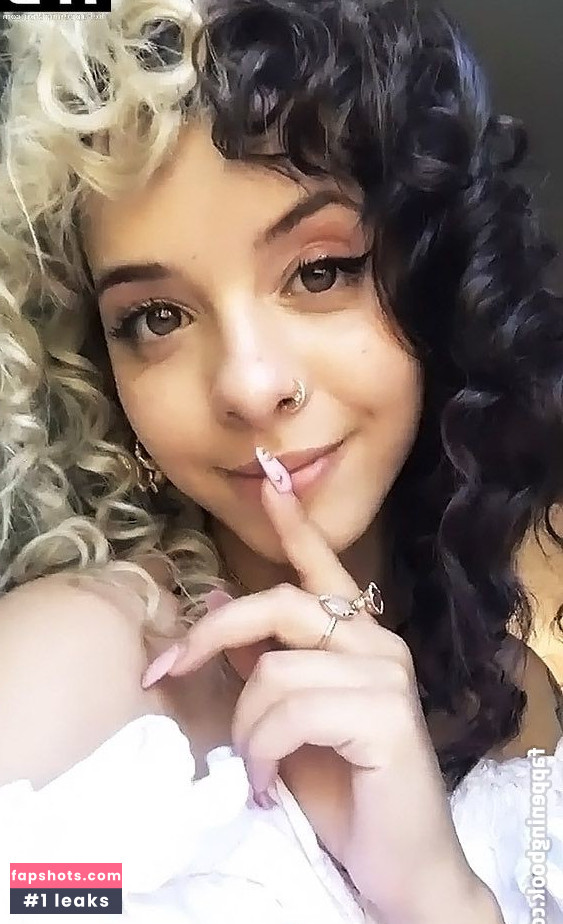 Melanie Martinez gallery photo #14