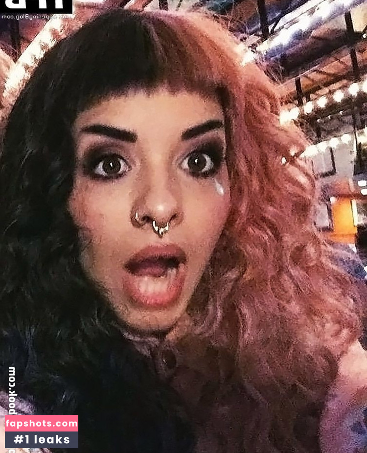 Melanie Martinez gallery photo #20