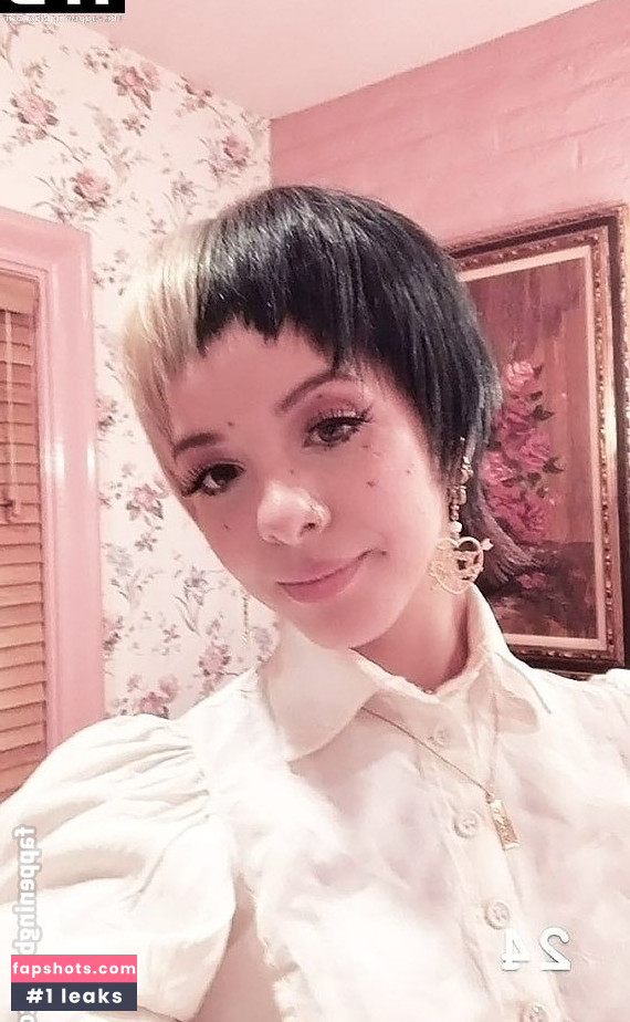 Melanie Martinez gallery photo #21
