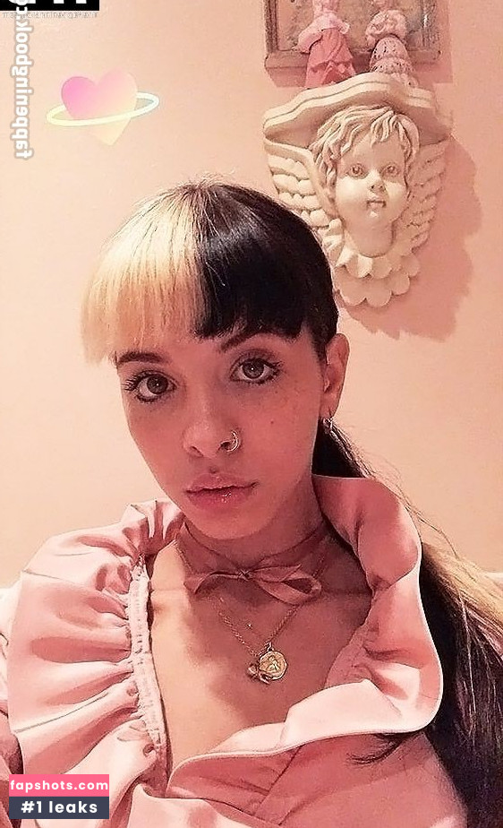Melanie Martinez gallery photo #22