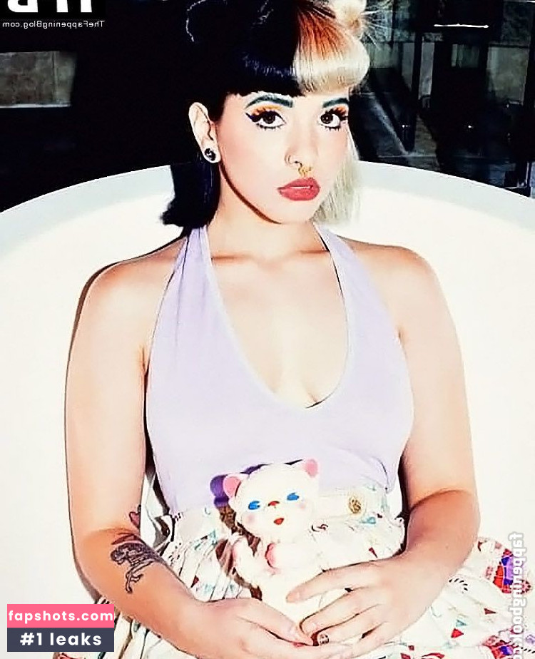 Melanie Martinez gallery photo #27