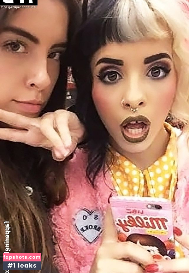 Melanie Martinez gallery photo #30