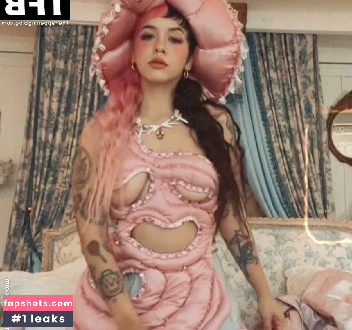 Melanie Martinez gallery photo #38