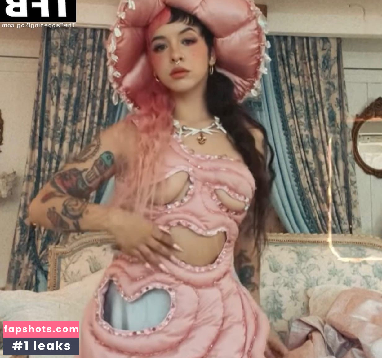 Melanie Martinez gallery photo #40