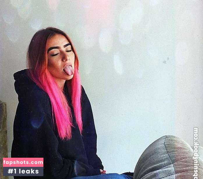 Melanie Mauriello gallery photo #24