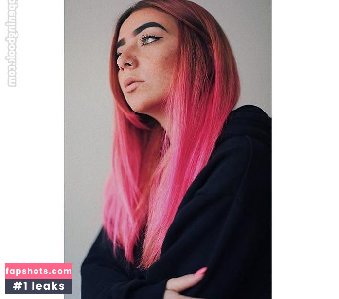 Melanie Mauriello gallery photo #25