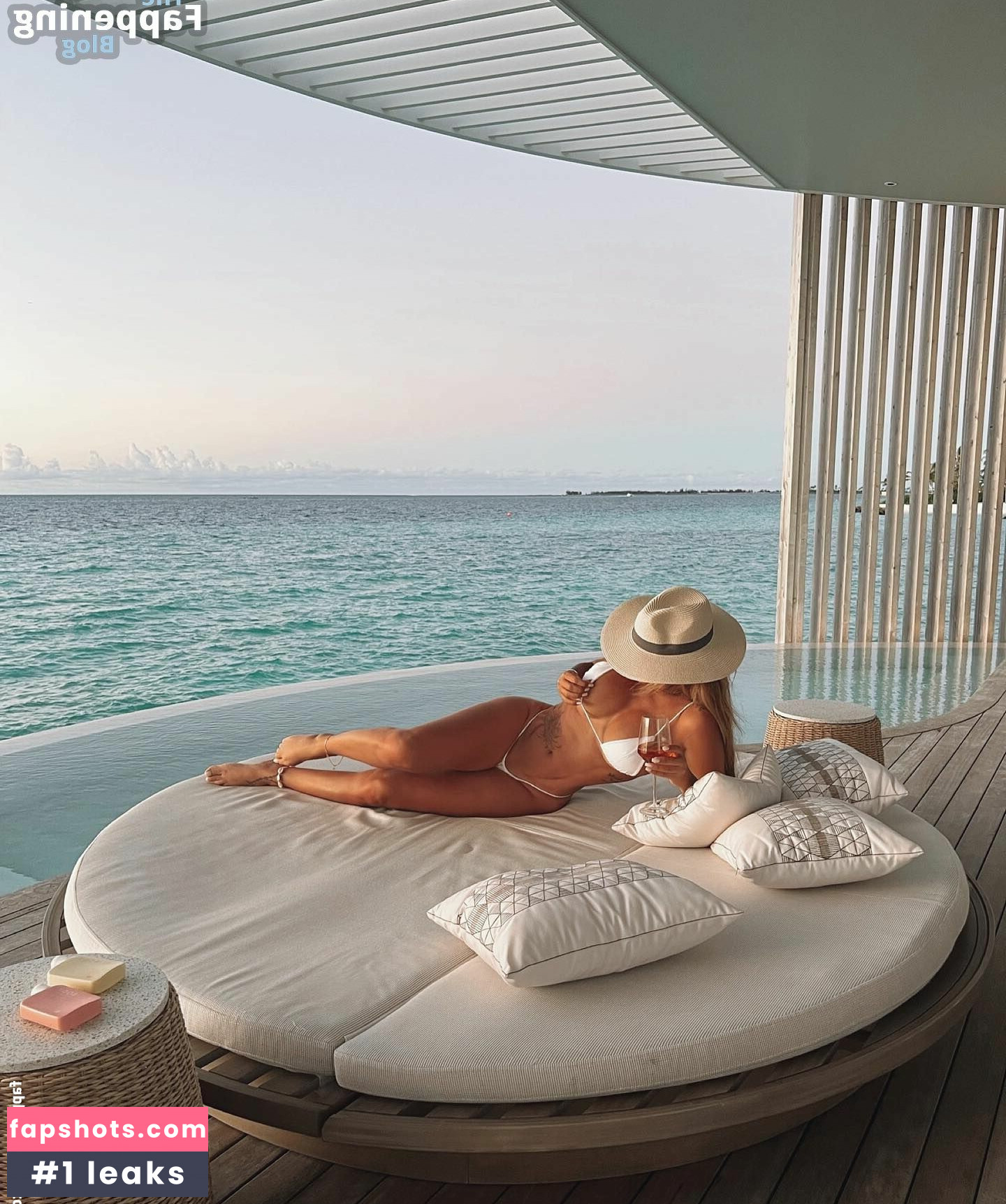 Melanie Ortiz gallery photo #44