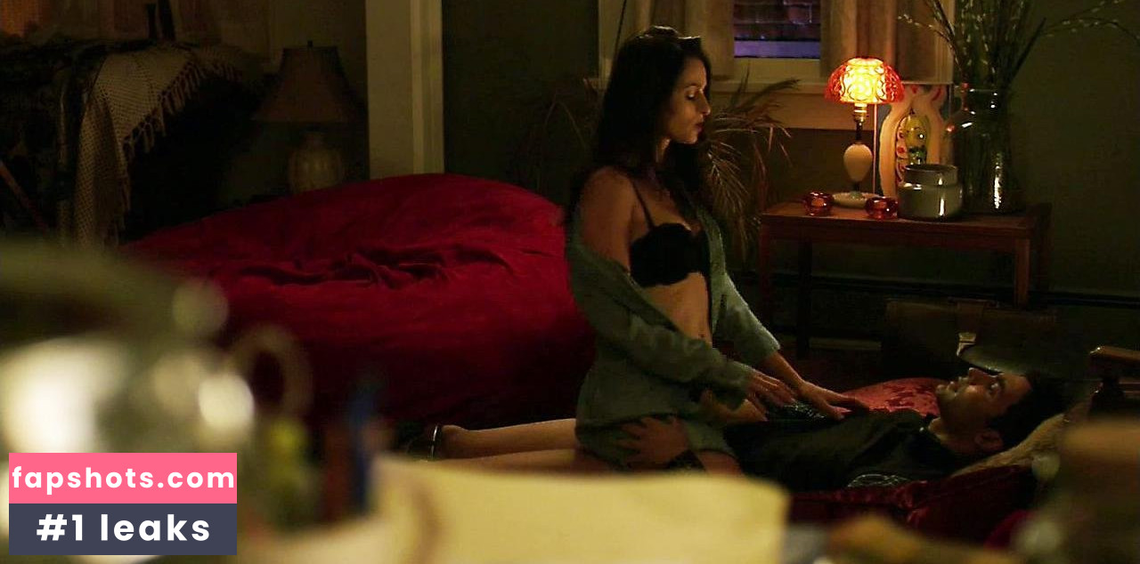 Melanie Papalia nude babe gallery