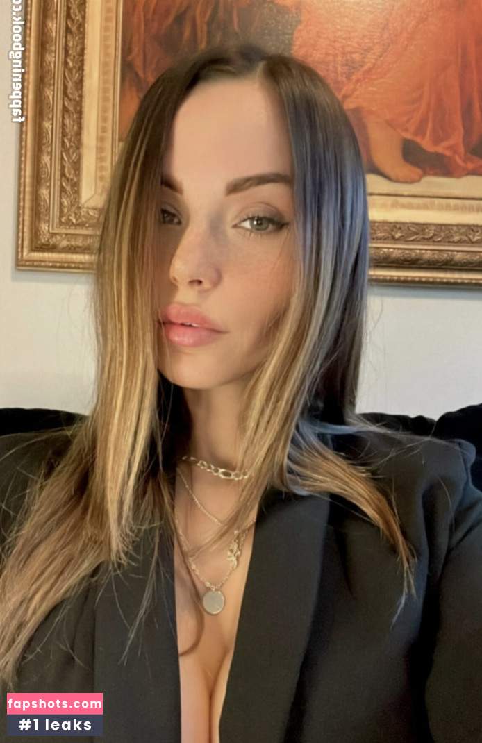 Melanie Pavola gallery photo #204