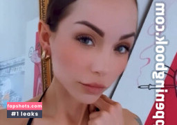 Melanie Pavola gallery photo #53