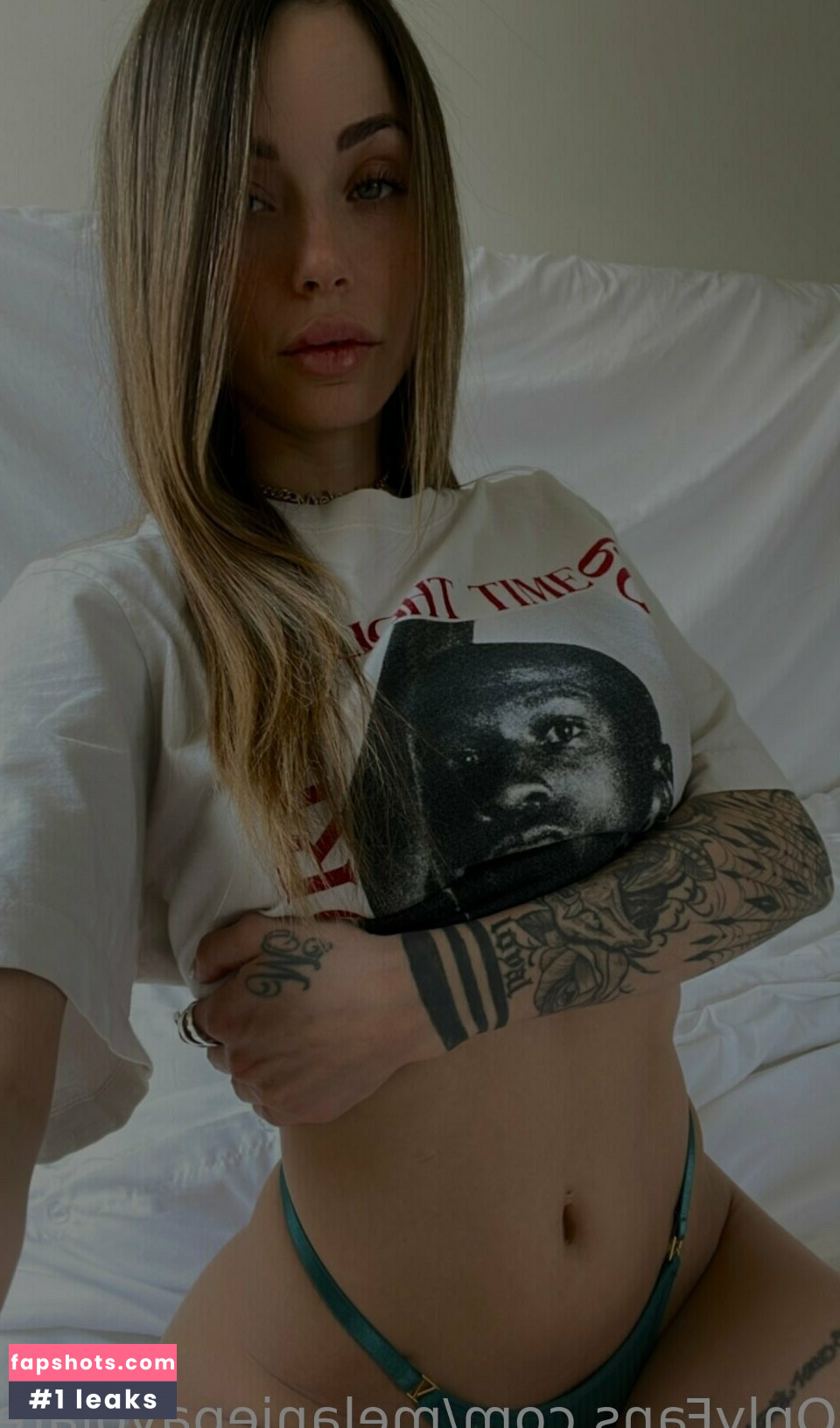 Melanie Pavola gallery photo #96