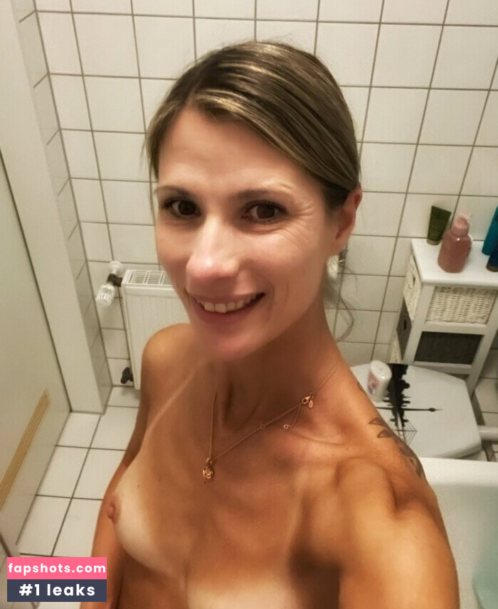 Melanie Schweiger gallery photo #8